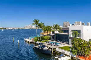 16470 NE 30th Ave, North Miami Beach, FL 33160 - Photo 15