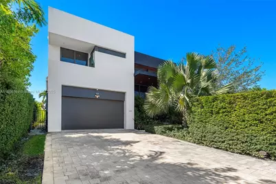 16470 NE 30th Ave, North Miami Beach, FL 33160 - Photo 19