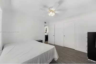 19 NE 3rd St, Dania Beach, FL 33004 - Photo 21