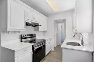 19 NE 3rd St, Dania Beach, FL 33004 - Photo 11