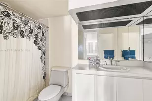 211 S Ocean Dr, Hollywood, FL 33019 - Photo 13