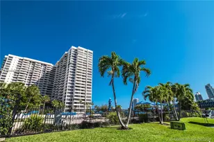 600 Three Islands Boulevard, Hallandale Beach, FL 33009 - Photo 25