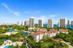 2000 Island Blvd, Aventura, FL 33160 - Photo 3