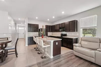 508 Glenn Cross Dr, Other City - In The State Of Florida, FL 33570 - Photo 5