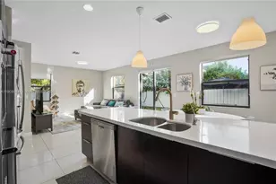 10204 NW 86th St, Doral, FL 33178 - Photo 15