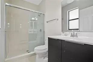 10204 NW 86th St, Doral, FL 33178 - Photo 43