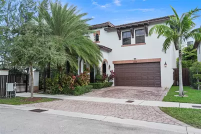 10204 NW 86th St, Doral, FL 33178 - Photo 1