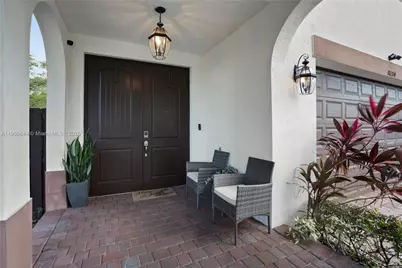 10204 NW 86th St, Doral, FL 33178 - Photo 3