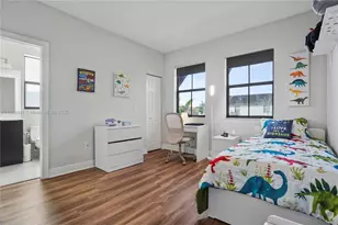 10204 NW 86th St, Doral, FL 33178 - Photo 37