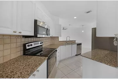 4863 NW 109th Path, Doral, FL 33178 - Photo 13