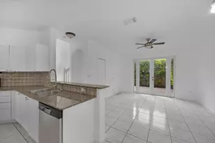 4863 NW 109th Path, Doral, FL 33178 - Photo 15