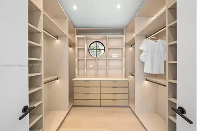 601 NE 56th St, Miami, FL 33137 - Photo 31