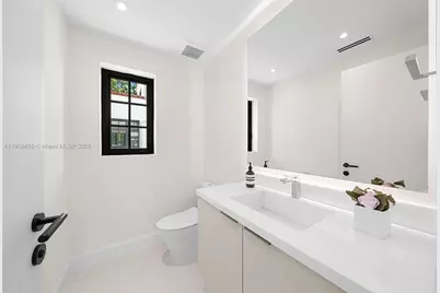 601 NE 56th St, Miami, FL 33137 - Photo 27