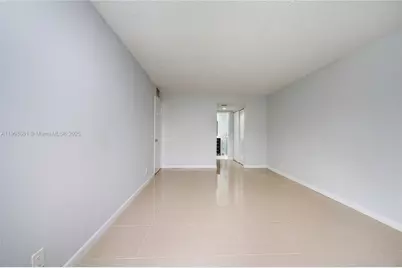 10421 Mahogany Key Cir #105, Miami, FL 33196 - Photo 17