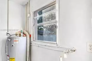 1001 N 16th Ct, Fort Pierce, FL 34950 - Photo 9