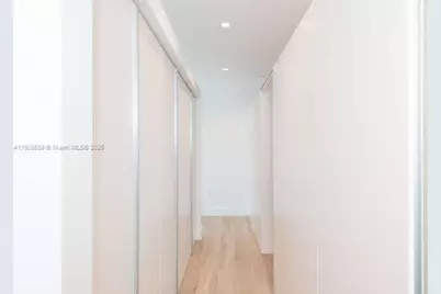 1325 Bay Dr, Miami Beach, FL 33141 - Photo 25