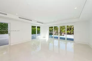 1325 Bay Dr, Miami Beach, FL 33141 - Photo 21