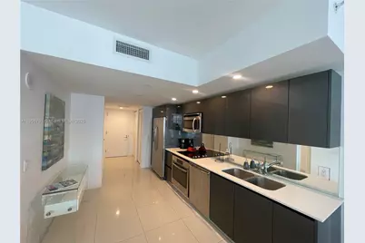 31 SE 6th St #2503, Miami, FL 33131 - Photo 3