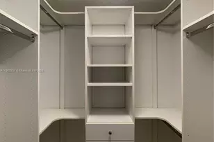 31 SE 6th St, Miami, FL 33131 - Photo 21