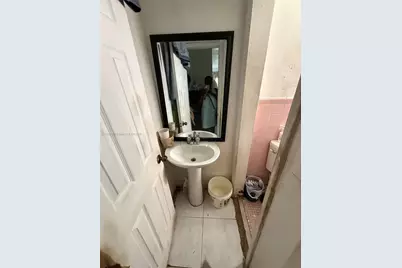 9900 NW 25th Ave, Miami, FL 33147 - Photo 9