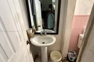 9900 NW 25th Ave, Miami, FL 33147 - Photo 9