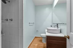 1875 Alamanda Dr, North Miami, FL 33181 - Photo 15