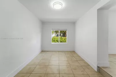 570 NW 49th St, Miami, FL 33127 - Photo 11
