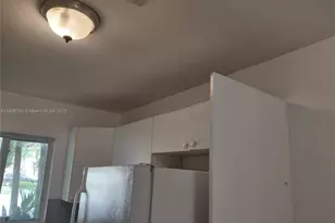 13950 NE 2nd Ave, Miami, FL 33161 - Photo 29