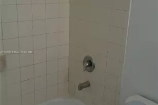 13950 NE 2nd Ave, Miami, FL 33161 - Photo 11