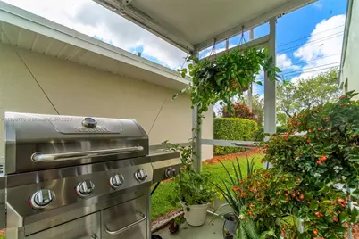 2590 SE 7th Pl, Homestead, FL 33033 - Photo 7