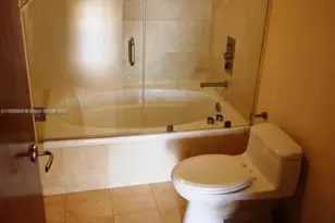 801 N Venetian Dr, Miami, FL 33139 - Photo 15