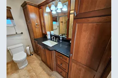 2016 NE 26th Dr, Wilton Manors, FL 33306 - Photo 19