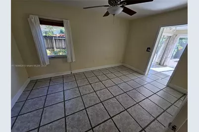 2016 NE 26th Dr, Wilton Manors, FL 33306 - Photo 33