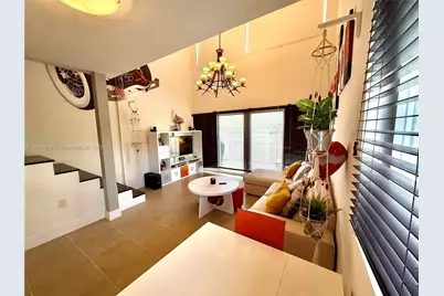 498 SW 2nd St #201, Miami, FL 33130 - Photo 5