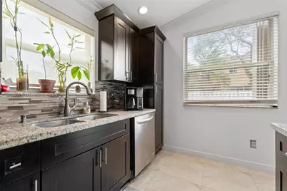 15624 NW 12th Rd, Pembroke Pines, FL 33028 - Photo 23