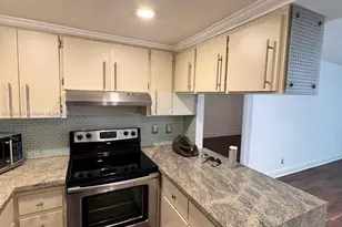 8290 Lake Dr, Doral, FL 33166 - Photo 7