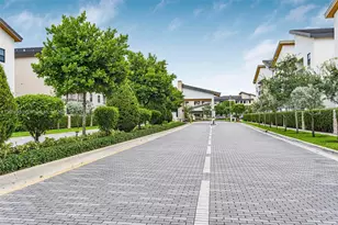 7865 NW 104th Ave, Doral, FL 33178 - Photo 3