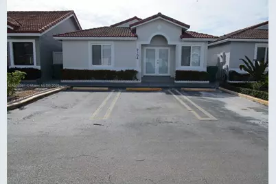 9104 NW 120th St, Hialeah Gardens, FL 33018 - Photo 1