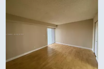 7610 Westwood Dr #105, Tamarac, FL 33321 - Photo 9