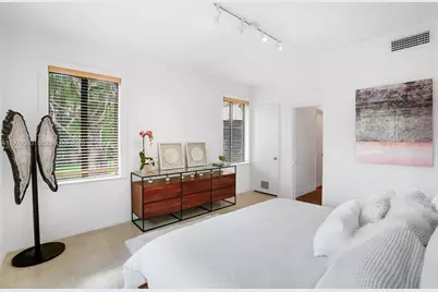 575 Hibiscus Ln, Miami, FL 33137 - Photo 35