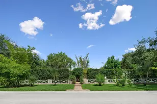 575 Hibiscus Ln, Miami, FL 33137 - Photo 17