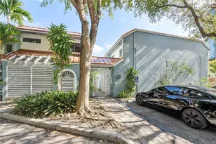 517 NE 38th St, Miami, FL 33137 - Photo 13