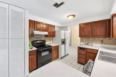 100 N Park Rd N, Royal Palm Beach, FL 33411 - Photo 17