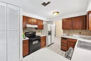 100 N Park Rd N, Royal Palm Beach, FL 33411 - Photo 17