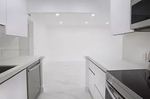 13250 SW 7th Ct, Pembroke Pines, FL 33027 - Photo 7