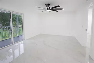 13250 SW 7th Ct, Pembroke Pines, FL 33027 - Photo 17