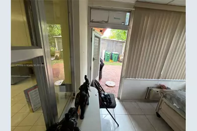 4635 NW 44th St, Tamarac, FL 33319 - Photo 17