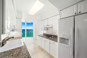 4775 Collins Ave, Miami Beach, FL 33140 - Photo 11