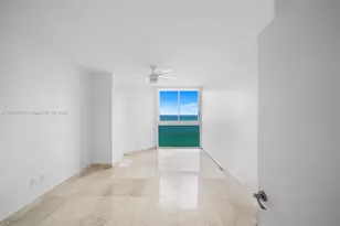 4775 Collins Ave, Miami Beach, FL 33140 - Photo 19