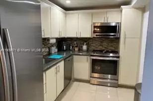 1100 St Charles Pl, Pembroke Pines, FL 33026 - Photo 5